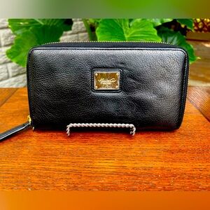 Kenneth Cole black zip around wallet